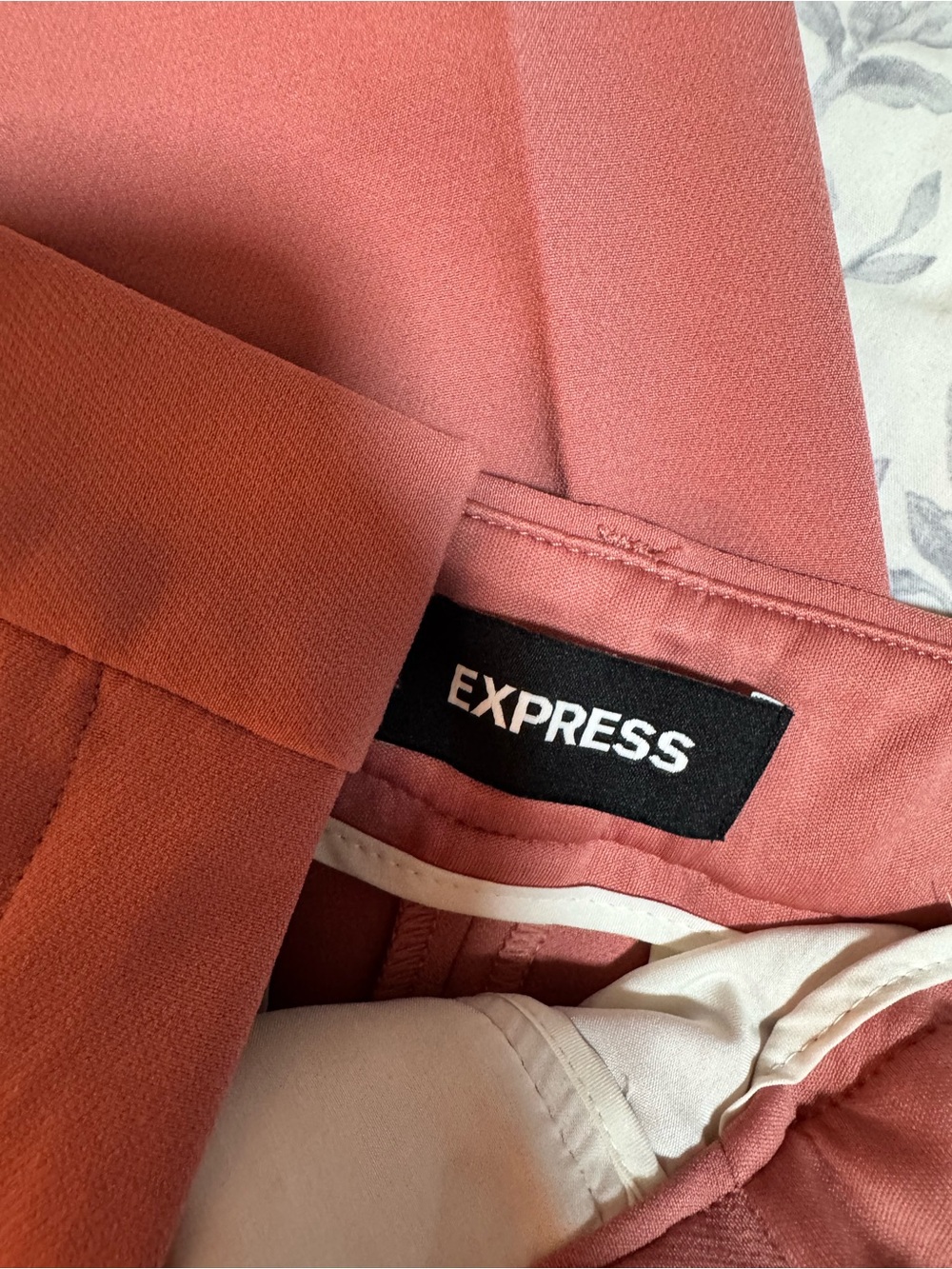 Express High-Rise Crop Pants in Dusty Rose - Picture 2 of 3